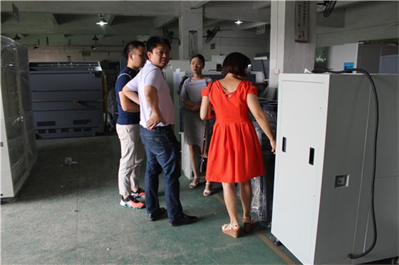 我們業務跟客戶解說