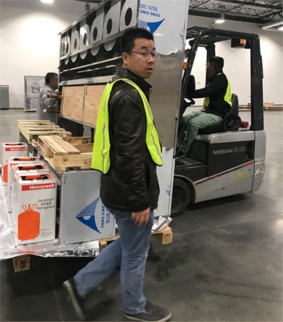 環瑞工程師運材料到生產基地