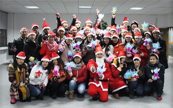 環(huán)瑞團(tuán)隊(duì)圣誕節(jié)合影 環(huán)瑞團(tuán)隊(duì)圣誕節(jié)合影