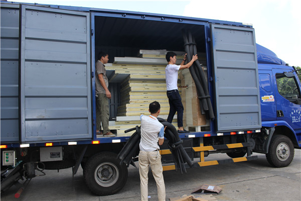 對步入式恒溫恒濕室板材進行保護措施