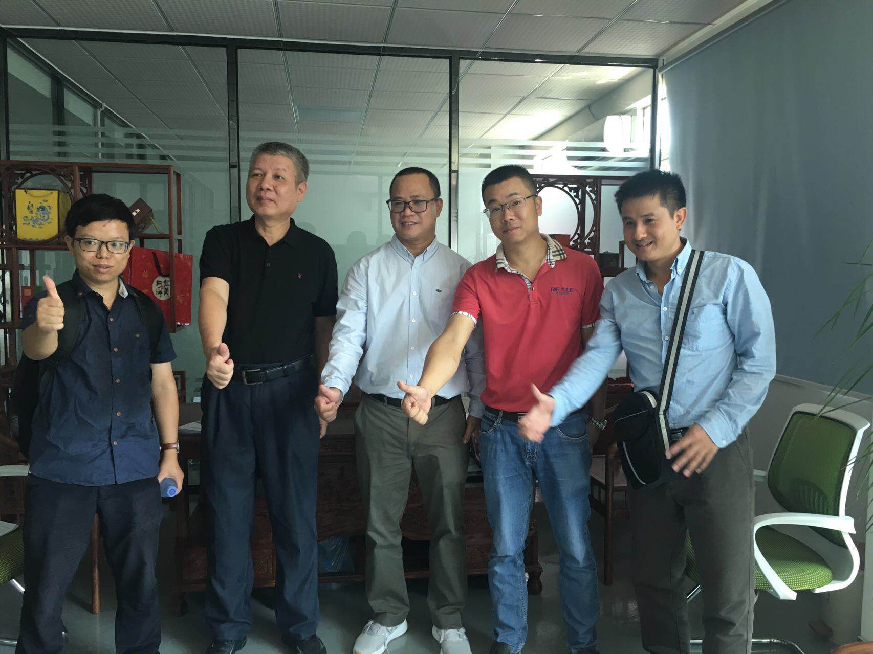 越南客戶與環(huán)瑞測(cè)試（reale）老化房“禮尚往來(lái)”