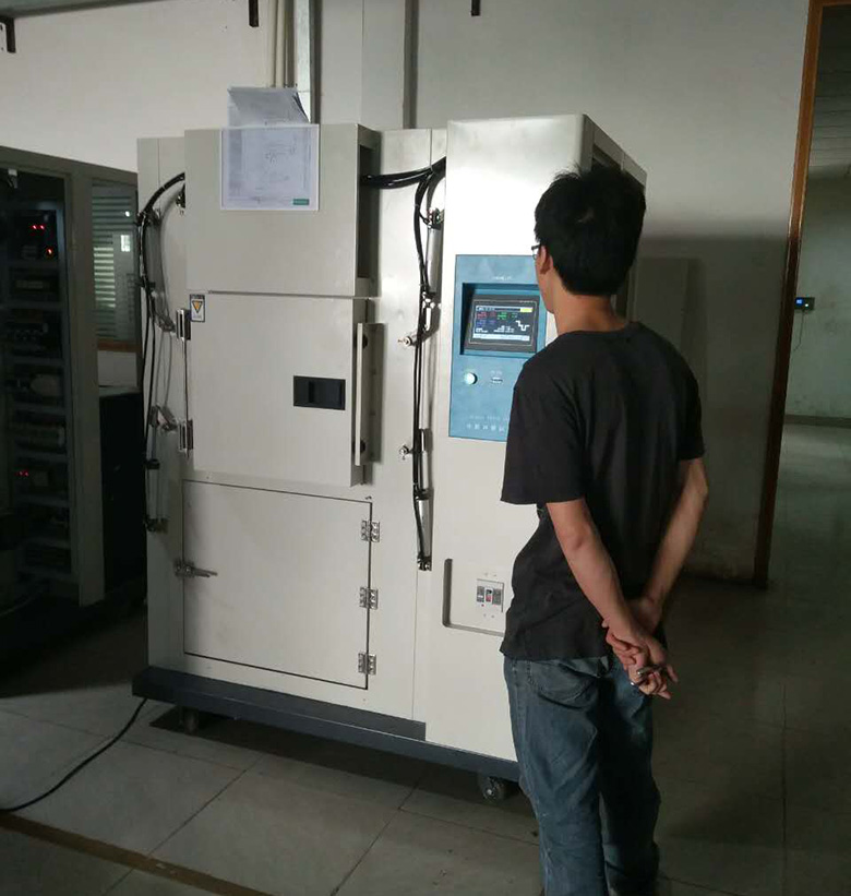 冷熱沖擊試驗箱